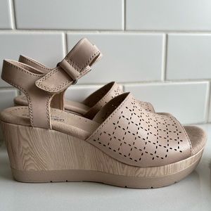 Clark wedges size 5